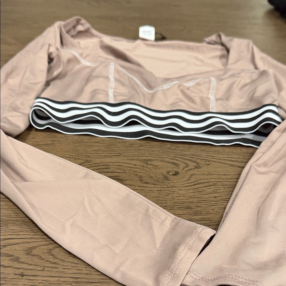 Women's Pink Long Sleeve Crop Top